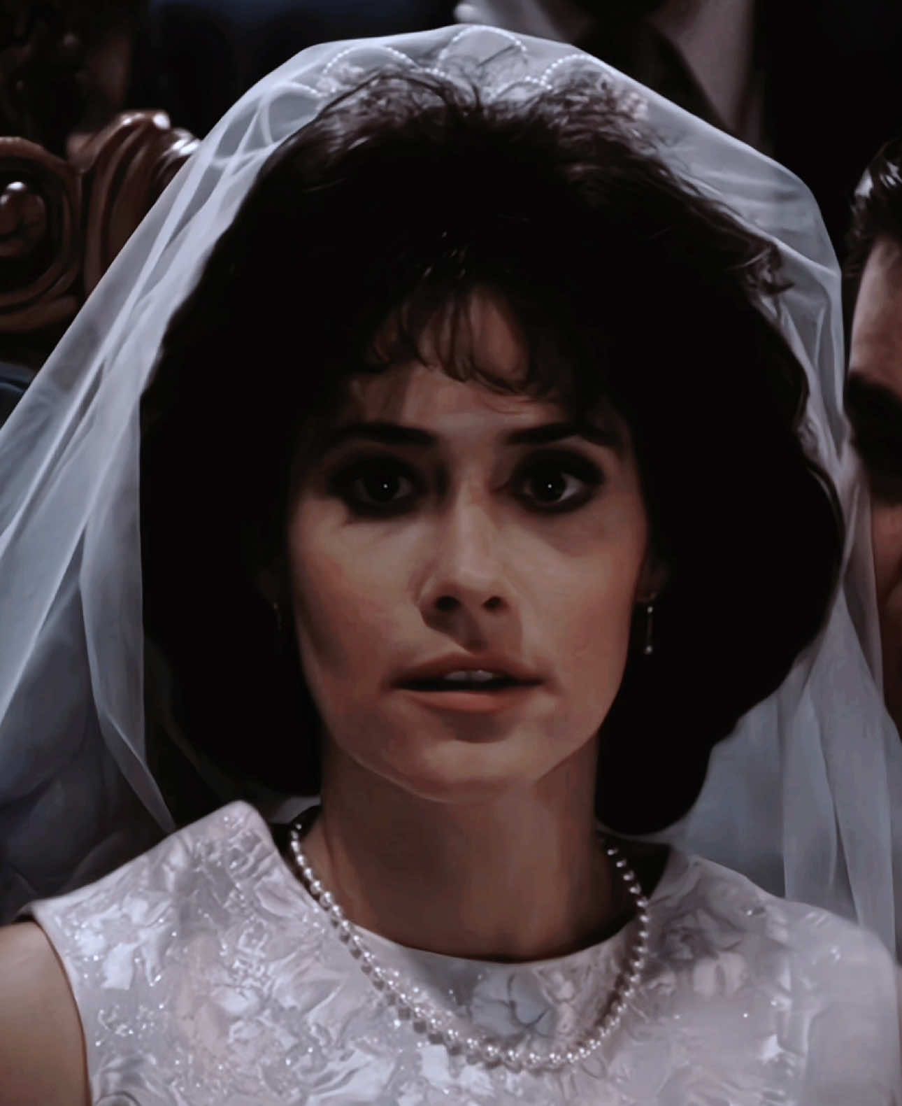 lorraine bracco as karen hill in goodfellas (1990) #lorrainebracco #lorrainebraccoedit #goodfellas #goodfellasedit #robertdeniro #rayliotta #joepesci #martinscorsese 