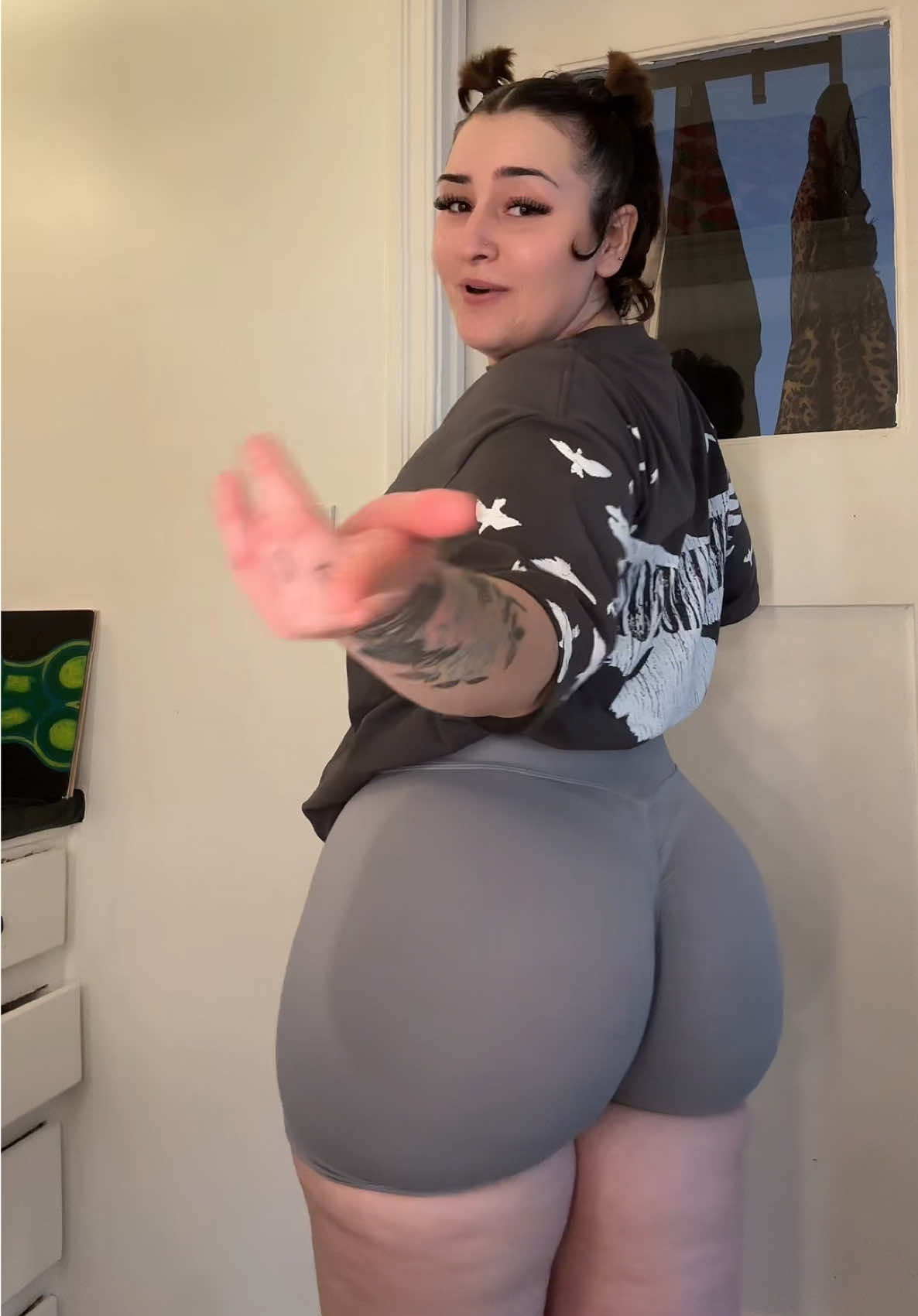 @DFYNE yall ate  #gym #glutes #dfyneshorts #gymoutfit 