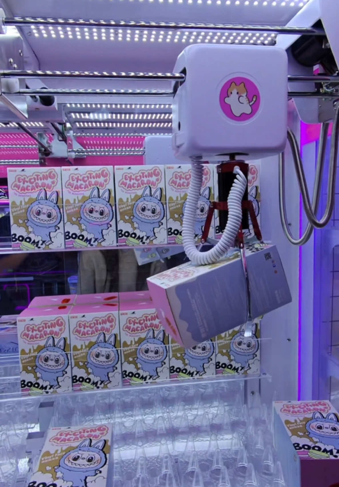 thank you @Macy’s for the rayban meta glasses! #latinacontentcreator #clawmachine #labubuthemonsters #orlandoflorida @MIRAI #macysstylecrew 