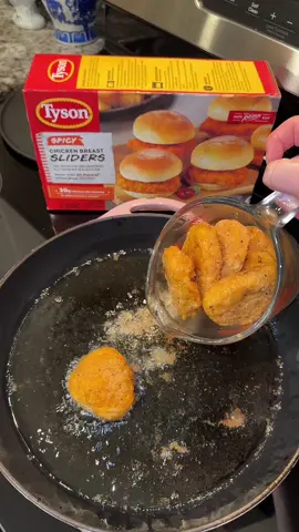 #friedchicken #fried #chicken #hamburgers #cheeseburger #mexicantiktok #frying #queso #foodtiktok #FoodTok #mukbangs #jesuslovesyou 