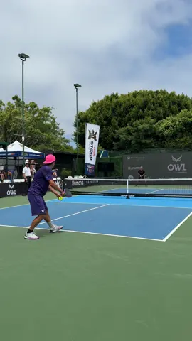 Just getting to this ball is amazing, but hitting that shot on run is mind-blowing 🤯 . . . . . #pickleballaddict #pickleballcourt #pickleball #pickleballislife #pickleball #sportshighlights #pickleballhighlights #app #singles #athlete 