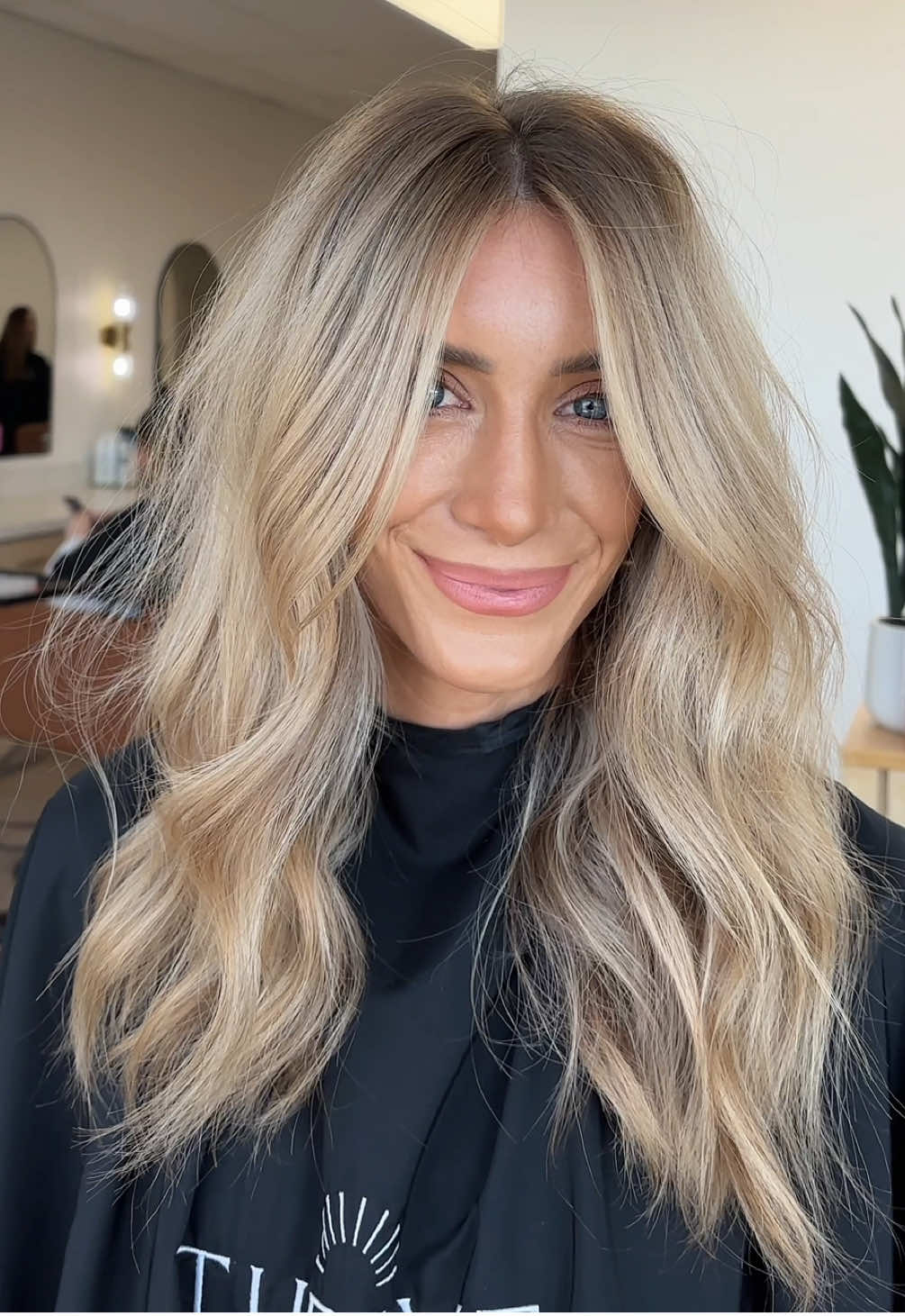 is she so DAMN BEAUTIFUL? 😍✨ @steviehenders #hair #blonde #blondehair #blondehairinspo #blondespecialist #hairstylist #hairtok #hairstylistsoftiktok #utahhair #utahhairstylist #creatorsearchinsights @Thrive Salon @house of foils 