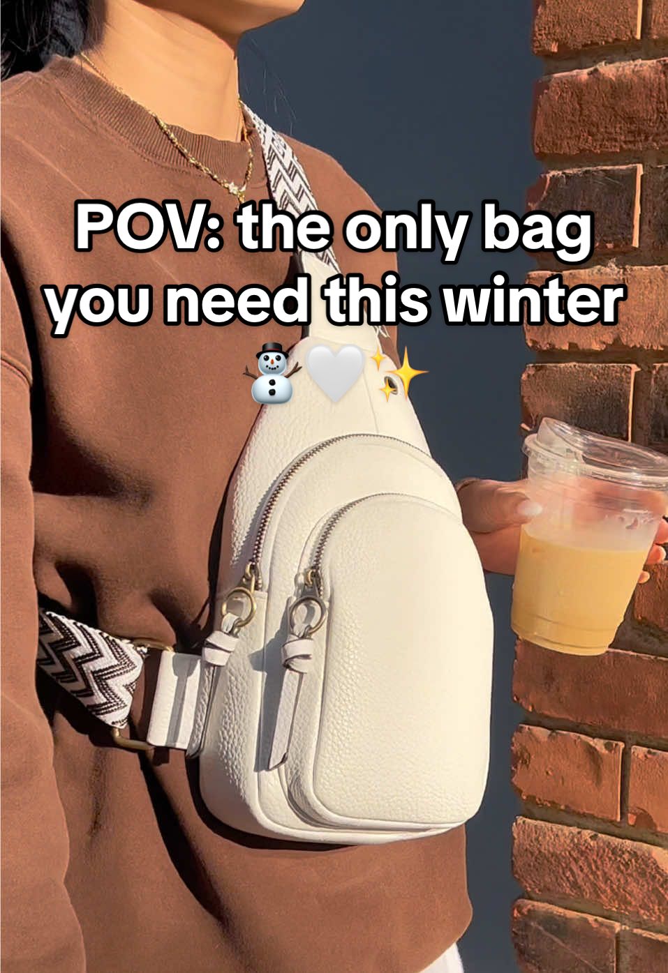 The only bag you need this winter!🤍✨ #crossbodybag #shoulderbag #winterfashion #white #giftidea #gift #ValentinesDay #spotlightfinds #tiktokmademebuyit #shopping #losangeles #sugubag 