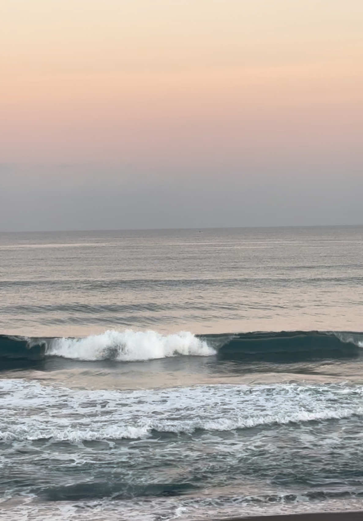 sunrise in elyu 🌅 #elyu #beach #fyp 