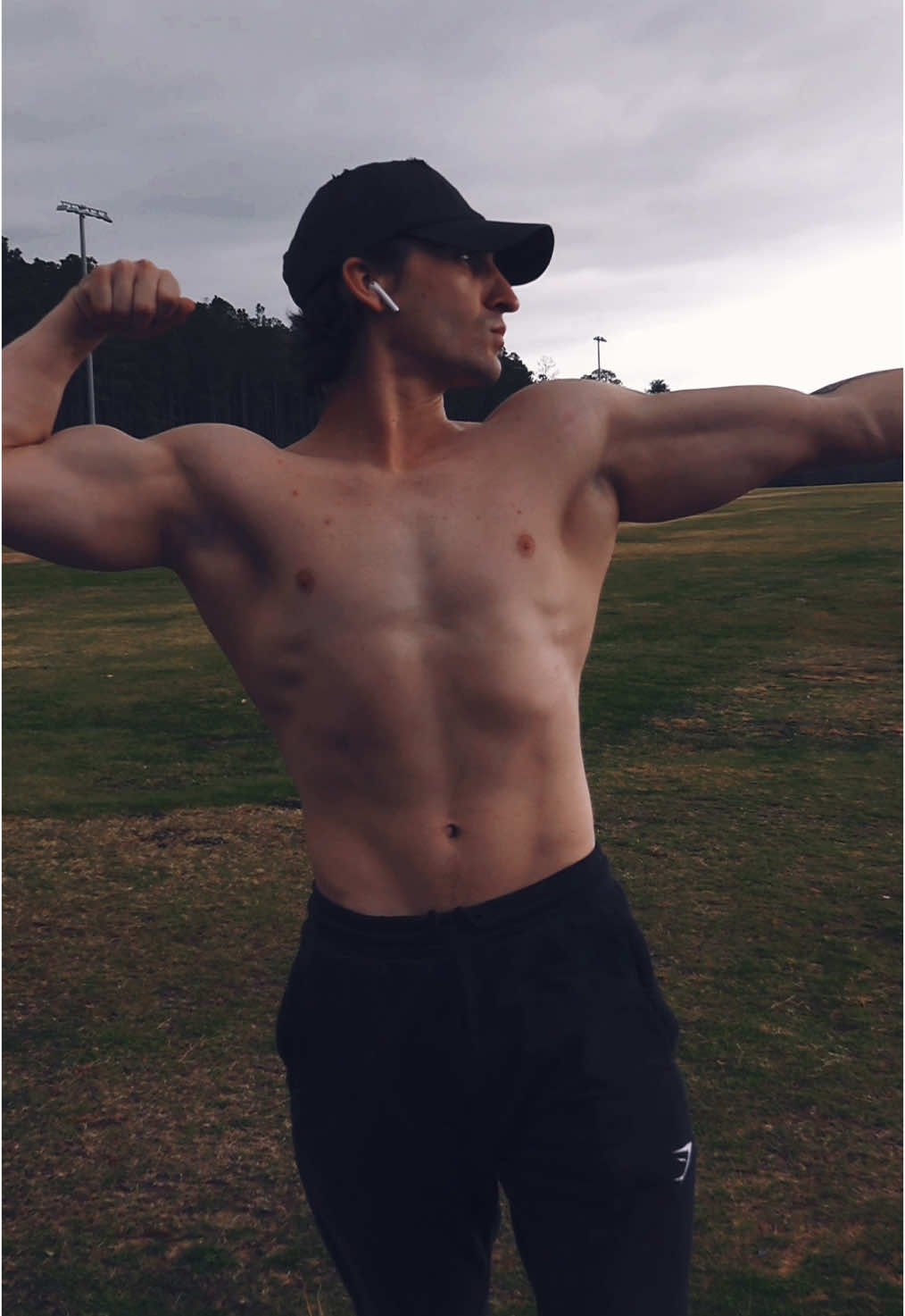 Pose Session pt.2🦖 #GymLife #gymlifestyle #gym #gymrat #GymTok #aesthetic #aesthetics #bodybuildingmotivation #bodybuilder #bodybuilding #posing #pose 