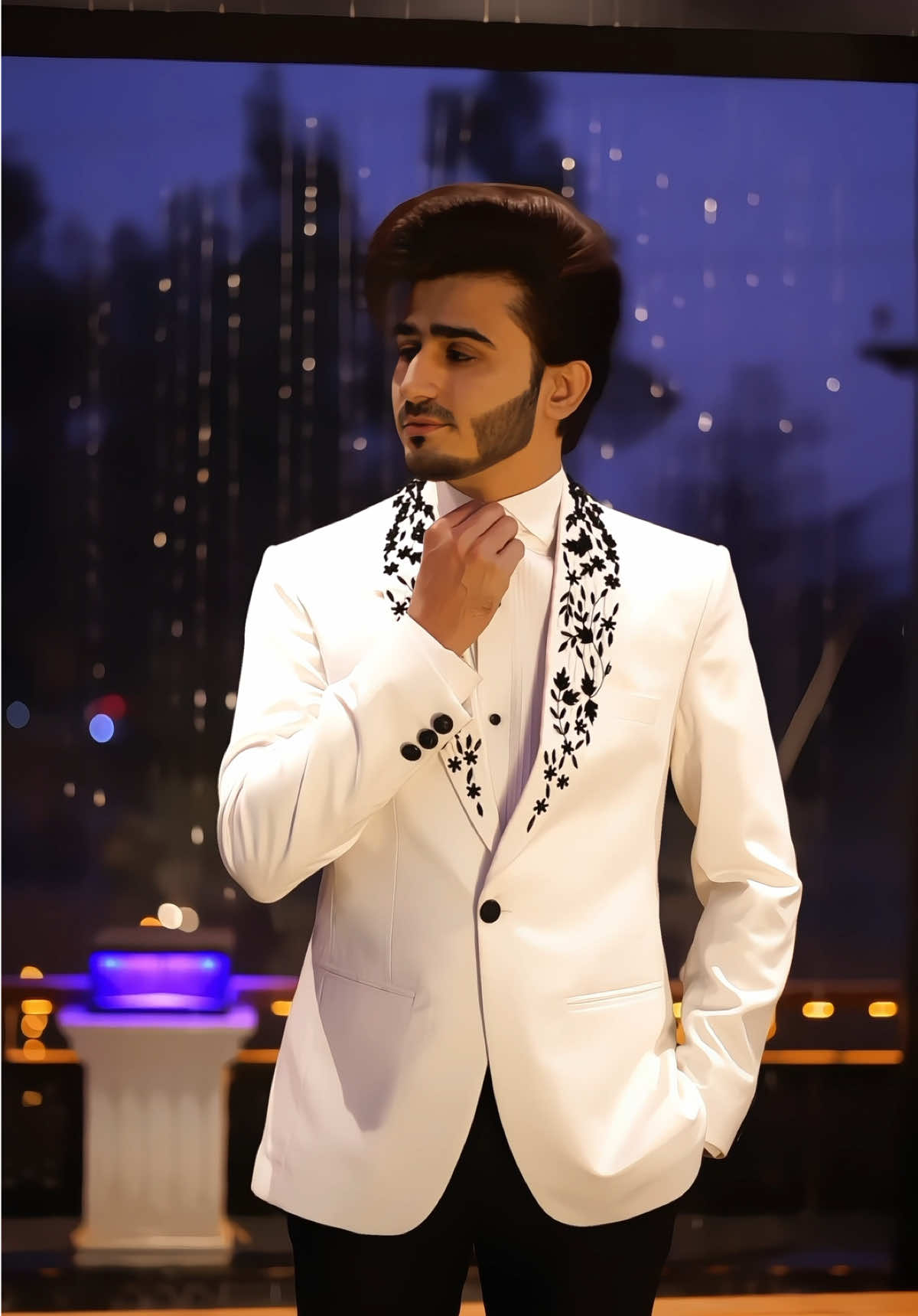 Walima Look 😍 rate my outfit ❤️ Credit @Weddings By Shahzaib #talhahere #trending #hellotiktok #viral #foryou #fypシ #foryoupage #talhamalikwedding #groom 