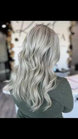 Little recap of what we’ve been busy with lately 🙂 #royelvitasalon  #suntreesalon #balayage #stylists #hairsalonlife @Angelique @Alyssa @katiewithagyat @Kaytlinclaire🤍 @Stephanie Spainhour 