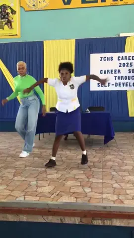 Unuh seh pop mi collar 🔥🔥 #dancer #schoollife #school #viral_video #performance #d’angel 
