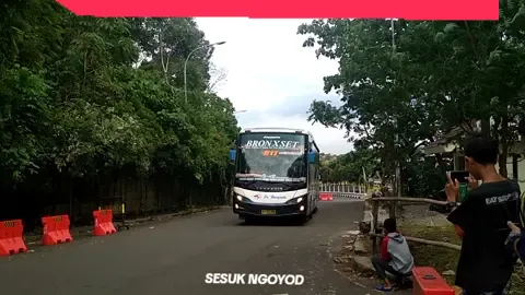 ganteng nya Bogor🤪 #haryanto_mania #poharyanto #bronxset #spokspok #2019vibes #storybus #busmania #terminaljatijajar #jamstut #jammepet #trendingvideo #viralvideo #fypシ゚ 