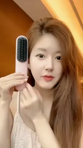 有了這款#直髮梳 ，可直可卷可做內扣，可做高顱頂 #百變髮型 #髮型就這麼簡單 #換個髮型美美噠 #創作 