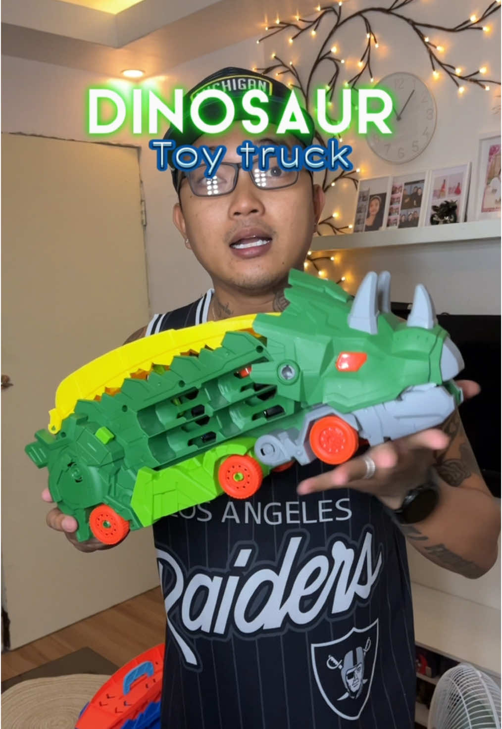 Kahit sa mga collectors ng HW ay pwede to…#dinosaur #dinosaurtruck #compartments #storage #deformation #deformationcar #toys #toy #akashidaily @YUNLEO #CapCut 