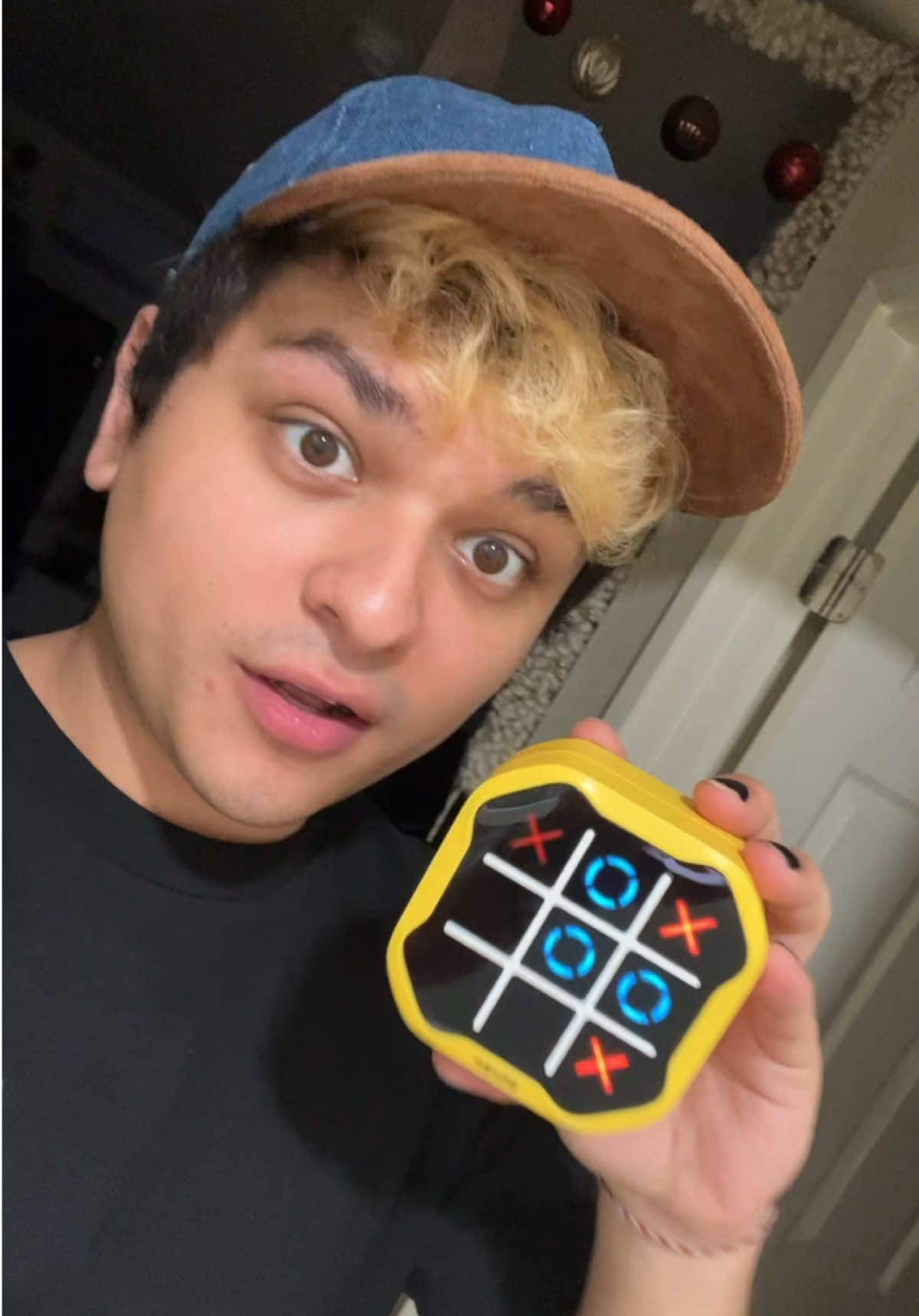 This new way of playing Tic Tac Toe is so cool! 😲  You can take it anywhere with you and it’s perfect when you’re bored with your friends. Just pull this baby out and BAMM!! 😆  #tictactoe #newgame #fun 