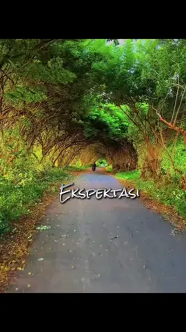Ya lumayan lah,beda dikit...cukup rekomen buat alternatif tujuan wisata 😉#tiktok #fypシ #tiktokfyp #ekspektasi #realita #jalanjalan #healing #menyusurijalan  #pantai #pantaikebumen #pantaihepi #pantaihepiayamputih 
