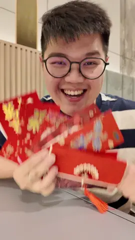 Mau bagi 1 angpao buat 1 followersku yang paling beruntungg! Comment yaa🙌 #cny2025 #unboxing #angpao 