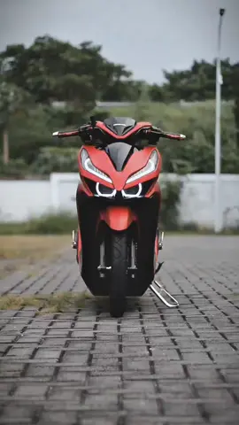 Ada yg mau dispill kan modifan ? . . #vario150  #variomerah 