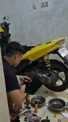 Jangan coba-coba ya kawan, main mio itu bikin jebol dompet 🤭 #Yamaha Mio Sporty Floormat #miosporty #mio #5tl #mio5tl #yamahamio 