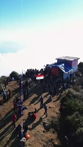 Kade Abi NU ngangge acuk pink🤣#cikuray #cikurayviatapakgeurot #cikuray_2821mdpl #jawabaratistimewa #cikuraygarut 