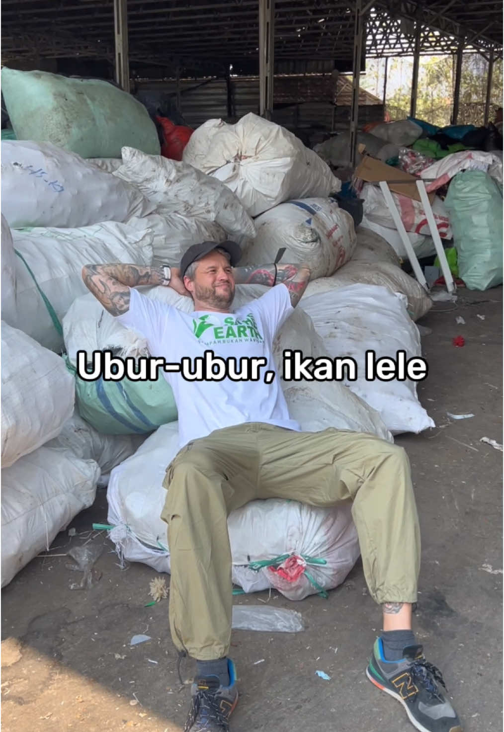 Ubud-ubur ikan lele, musim ujan musim banjir le  #banjir #indonesia #banjir2025 #banjirsampah 