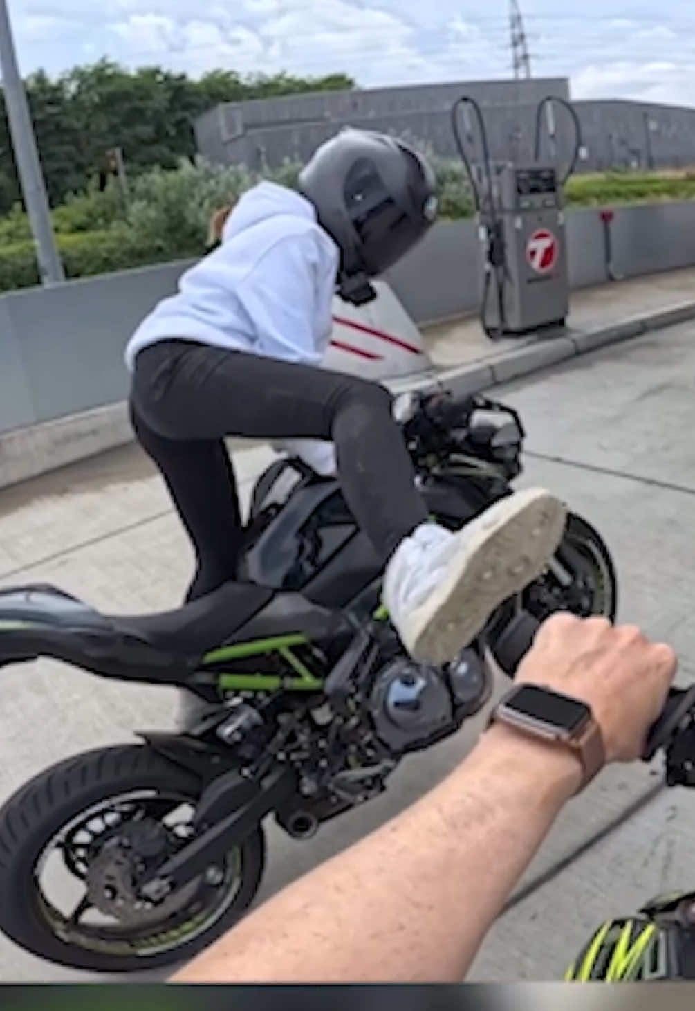 Bist du wieder aggressiv? #davidbost #motorrad #catchmeifyoucan