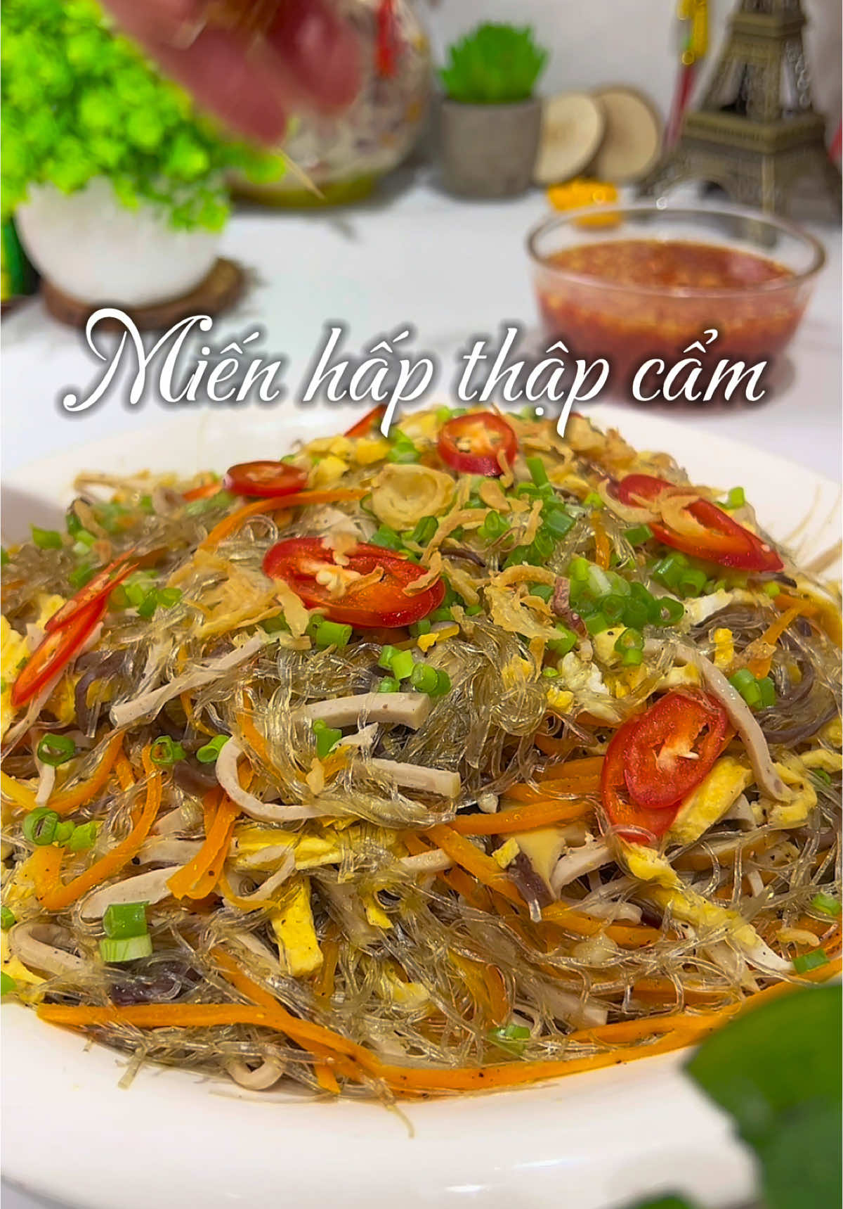 Thử món miến hấp thập cẩm thay cho món miến xào đi các bác. K ngon lại kiếm em liền. Team mê miến làm sao bỏ qua món này được. #HảoThíchVàoBếp #thíchvàobếp #thíchnấuăn #nấuăncùngtiktok #vaobepcungtiktok #monngonmoingay #miếnhấpthậpcẩm 