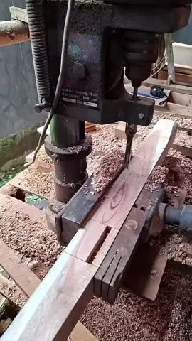 #creatorsearchinsights  wood 🪵 work 💪😔  #foryou #foryoupage  #foryoupageofficial #fyp #trending #viral_video  #fypシviral #growmyaccount  #account #growmyaccount #woodwork #decor #doors #makersgonnamake #interior #woodart #construction #woodworking #carpenter #table #furnituredesign #woodcarving #viralreelschallenge #FineWoodworking #woodworkingcommunity #interior #wooddesign #carpenter #maker #DIY #reelsfb #furniture #wood 