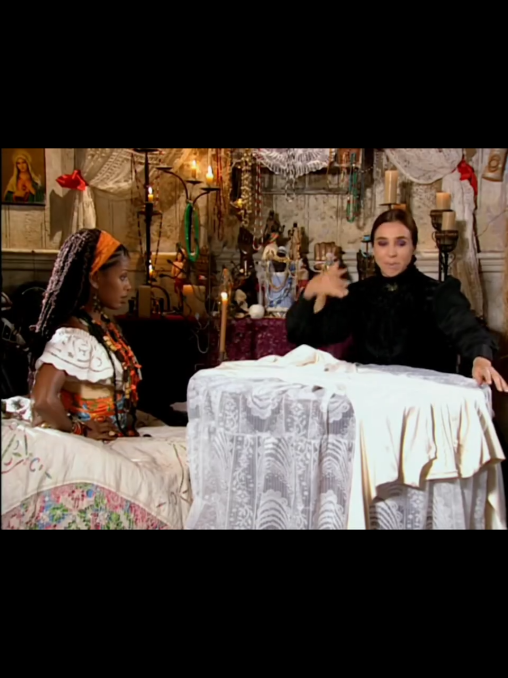 😂😂😂😂 #bangbang #novela #comedia #humor #thalmadefreitas #marisaorth #tbt #religiao #globo #atrizes #santos #exu #intoleranciareligiosa #bahia #simpatia  #negritude #matrizafricana #axe #simpatiasamorosas #candomblé 