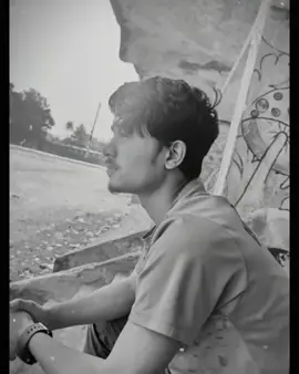 তুমি ভেঙে পড়ো নাহ এইভাবে,  কেউ থাকে না চিরদিন সাথে 😅#missyou #Chowdhury #foryou #fyp #video #tiktokviral #cupcut @TikTok @foryou 