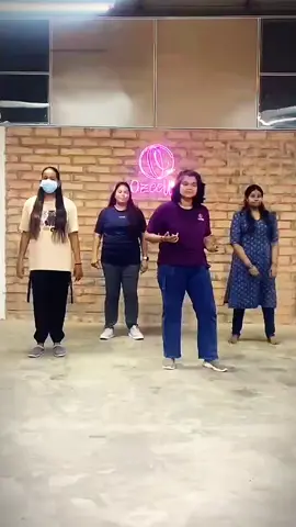 KaruthaMachan Remix 🔥 #karuthamachanremix #trending #steps #viral #creatorsearchinsights #views #foryou #forypage #viral #ozeelladancepractice #dance #choreography #boysdance #ladiesdanceclass #ozeella #sahanamadhusoothan 