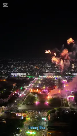 Màn trình diễn pháo hoa mừng năm mới tại Quảng trường Hùng Vương Bạc Liêu