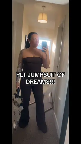 I am obsessed absolute bargain! Run do not walk to PLT 😍🙌🏼 Product Code: CNL3761 #fyp #prettylittlething #plt  #foryoupage❤️❤️ #fashion  #beautyindustry #fashiontiktok #outfitoftheday #contentcreator #blogger #parent #jumpsuit  @prettylittlething 