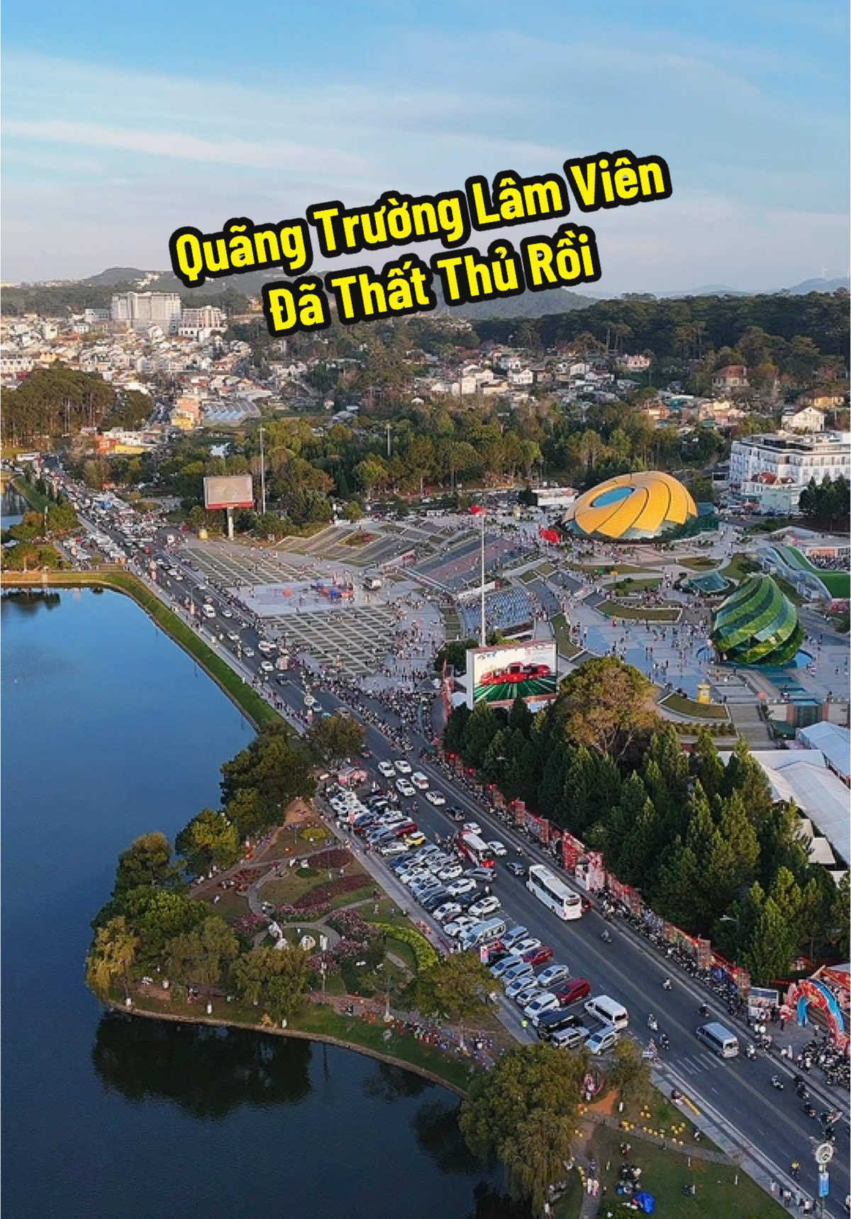 Quãng Trường Lâm Viên Thất Thủ, Xe Đông Di Chuyển Khó Khăn Rồi Nhé Cả Nhà #anhtaixedalat #xuan2025 #dalat #dulich #dulichdalat #chucmungnammoi #quangtruonglamvien #hoxuanhuong  #CapCut 