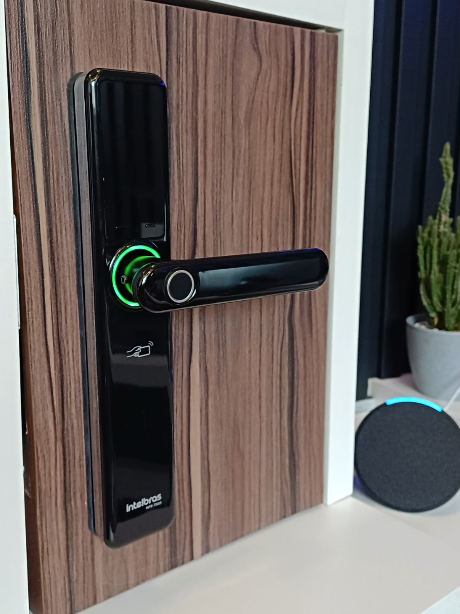 Fechadura Digital Biométrica Intelbras MFR 7000 Inteligente