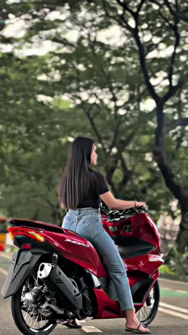 Bocahnya emang aga lola 🤣 #CapCut #pcxring17 #ring17style #lewatberandafyp #fyp #pcxmodifikasi 