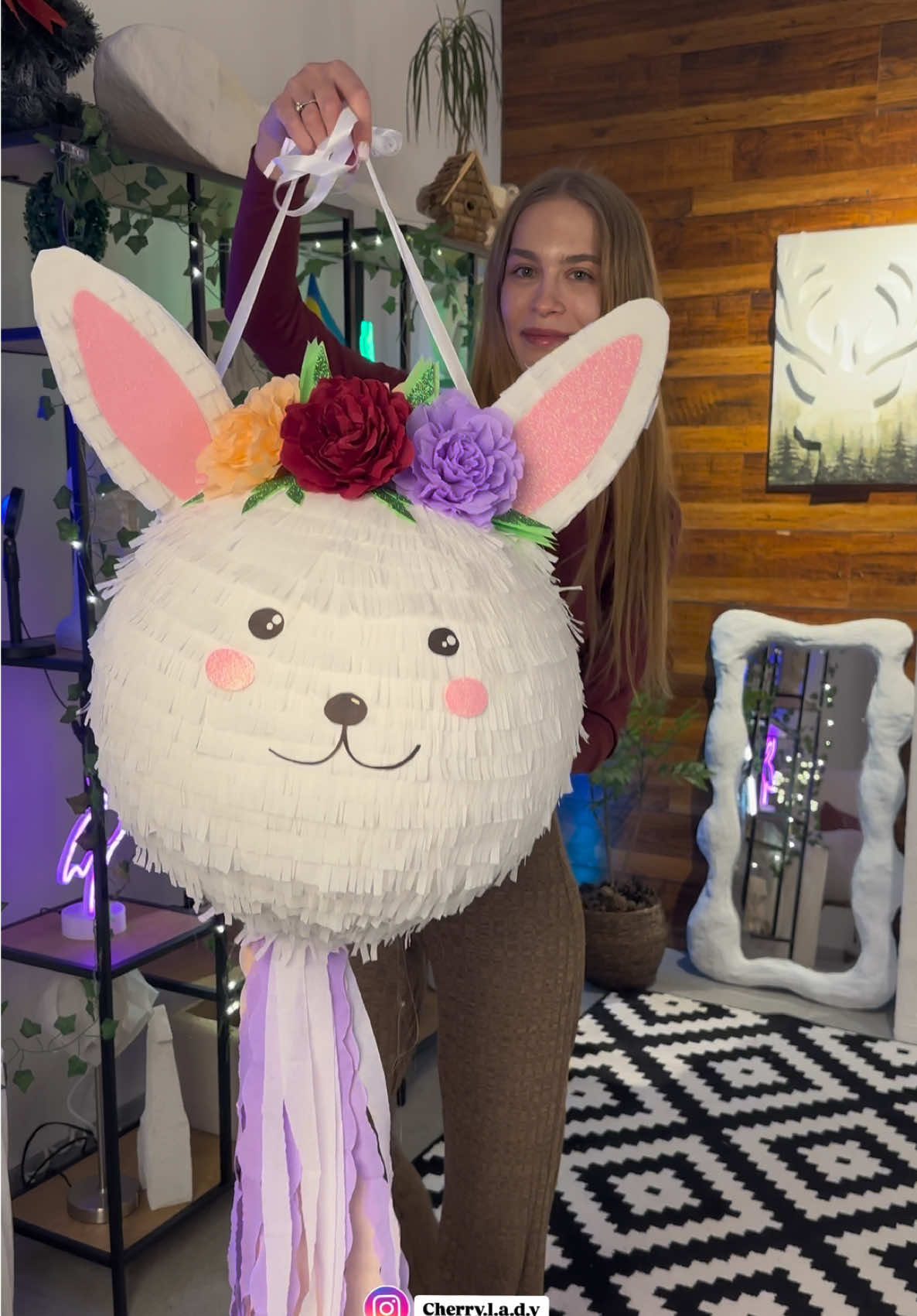 Making a pinata Bunny for a children’s Party 🐰🙌🏻 Song: Take It to the Floor by T.I.M🔥🔥🔥#diyproject #diycrafts #processvideo #tutorial #DIY #cardboardcrafts #craftidea #homedecor #artprocess 