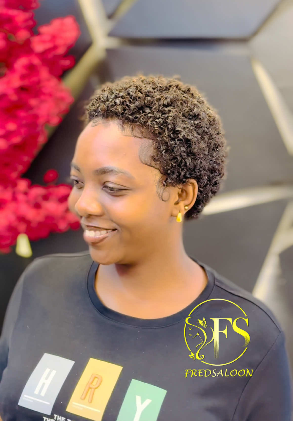 Elf 25 kuweka mirija  . Piga simu kawaida au Whatsapp #0714528011  . Tupo Wazi Kila Siku kuanzia saa 2 asubui mpk saa 4 usiku karibuni  . Tupo kinondoni mkwajuni kwenye kituo cha mwendokasi upande wa magari yanaoenda magomeni #fredsaloon  . Tupo pia Kigamboni Mnadani apo apo upande wa pili kuna  sheli ya Rio energy ndani ya sheli #fredsaloon2_kigamboni  . Chakula free kila siku  // Vinyaji free //  Ice-cream  ijumaa ni biriani na kuku #biriani_la_fredsaloon 🍛 🍛  . Ukisuka nywele yoyote Boda ni free #boda_za_fredsaloon  . #hairstyles #explore #daressalaam #haircut #beauty #extensions #Tanzania #hairtok #bestfriend #hairstylist 