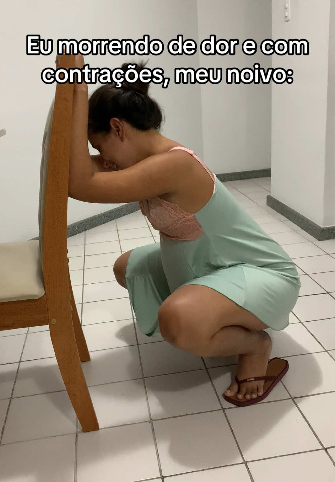 A grávida se humilha pra parir 😂😂😂 #memegravida #gravidinhanotiktok #partonormal #maternidade #parto 