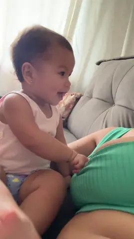 Minha bebê fez 11 meses e to me preparando para o desmame, quando ela nasceu eu disse que só amamentaria até o seu primeiro ano! Confesso que será mais difícil para mim do que pra ela, a carinha dela quando vê o tetê 🥹 #desmame #tik_tok #tik #viral_video 
