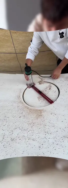 This Invention is Amazing: Makes routing circles, straight edges, and round blocks so much easier for woodworkers. When not in use, it can be dismantled as a router base. #HighPerformanceTools #HardwareTools #RenovationTools #WoodworkingTools