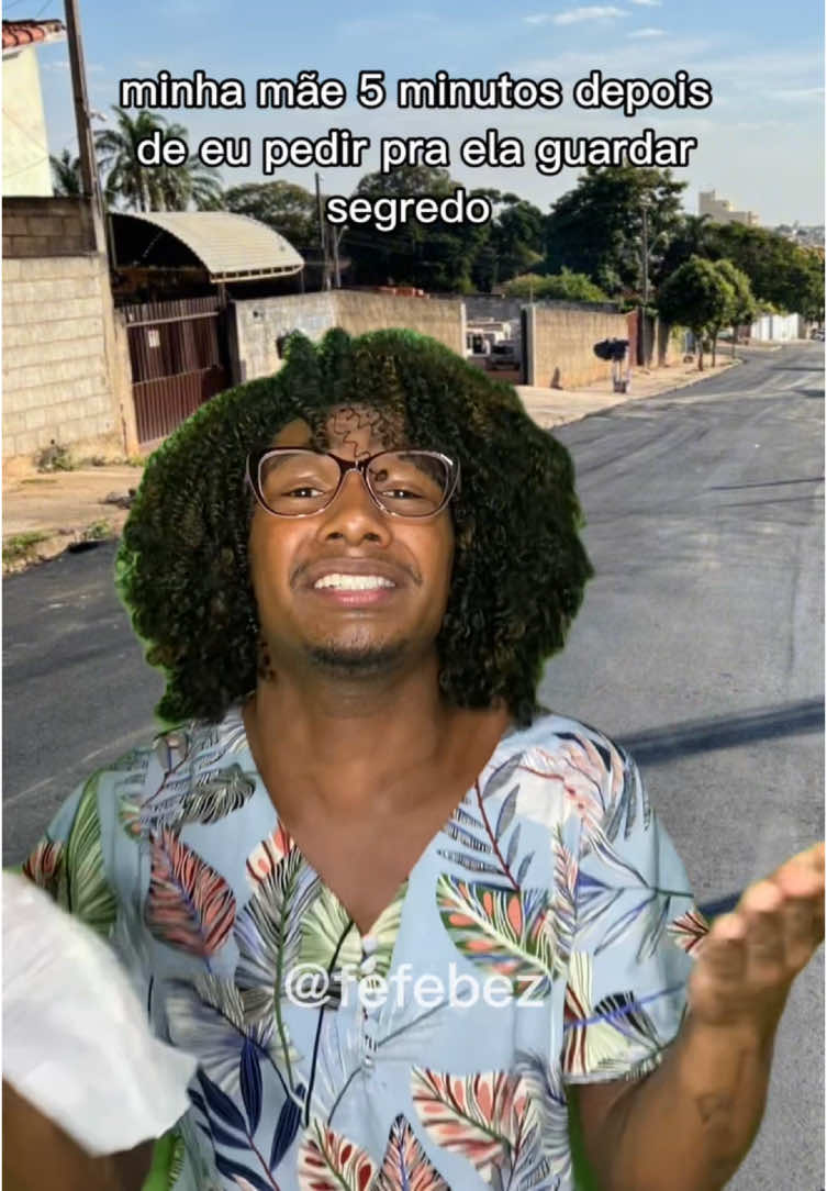 O segredo era com o bairro inteiro KKK #humor #fefebez #comedia 