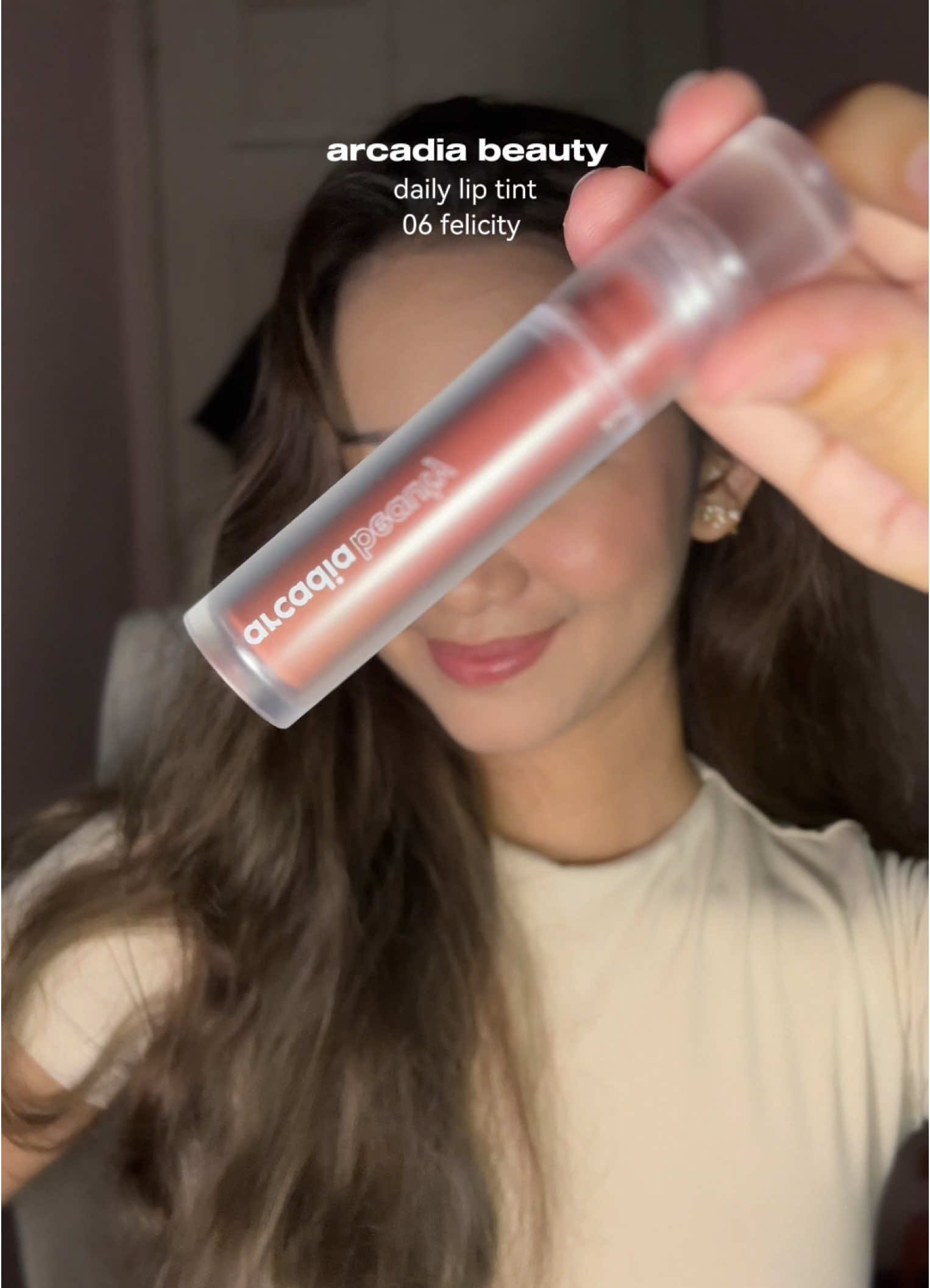 aHhh it’s so pretty ⸜(｡˃ ᵕ ˂ )⸝♡ finally understood the hype with the daily lip tint from arcadia beauty!! yas na yas! In Anna Cay we trust 🫶🏻✨ shade: felicity #arcadiabeauty #dailyliptint #mlbb #liptint #liptintrecommendation #fyp #foryoupage 
