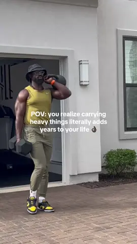 Farmers carry >>> ✅ Stronger grip = Longer life ✅ Better balance = Fewer falls ✅ More muscle = Greater independence . . Farmer’s carries aren’t just a workout… they’re a longevity hack. 💬 Drop a 🔥 if you’re adding this to your routine! #Fitness #fit #creatorsearchinsights #fyp #workout #workoutmotivation #exerciseathome #training #abs #fitnesstips #fitnesschallenge #fitnessgoals 