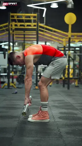 STOP DEADLIFTING WRONG! ❌ You’re leaving gains on the table AND risking injury! Here’s what you might be doing wrong: 🚨 Rounding your back = lower back pain 🚨 Not engaging your lats = weak pull 🚨 Improper foot position = less power 🚨 No control = wasted reps Fix your form, lift heavier, and stay injury-free. Save this & tag a gym buddy who needs this! 🔥 #GymMistakes #DeadliftForm #LiftingTips #StrengthTraining #GymTok #FitTok #Powerlifting #GymMotivation #WorkoutTips #FYP #fyp #foryoupage #gymrat #gymtok 