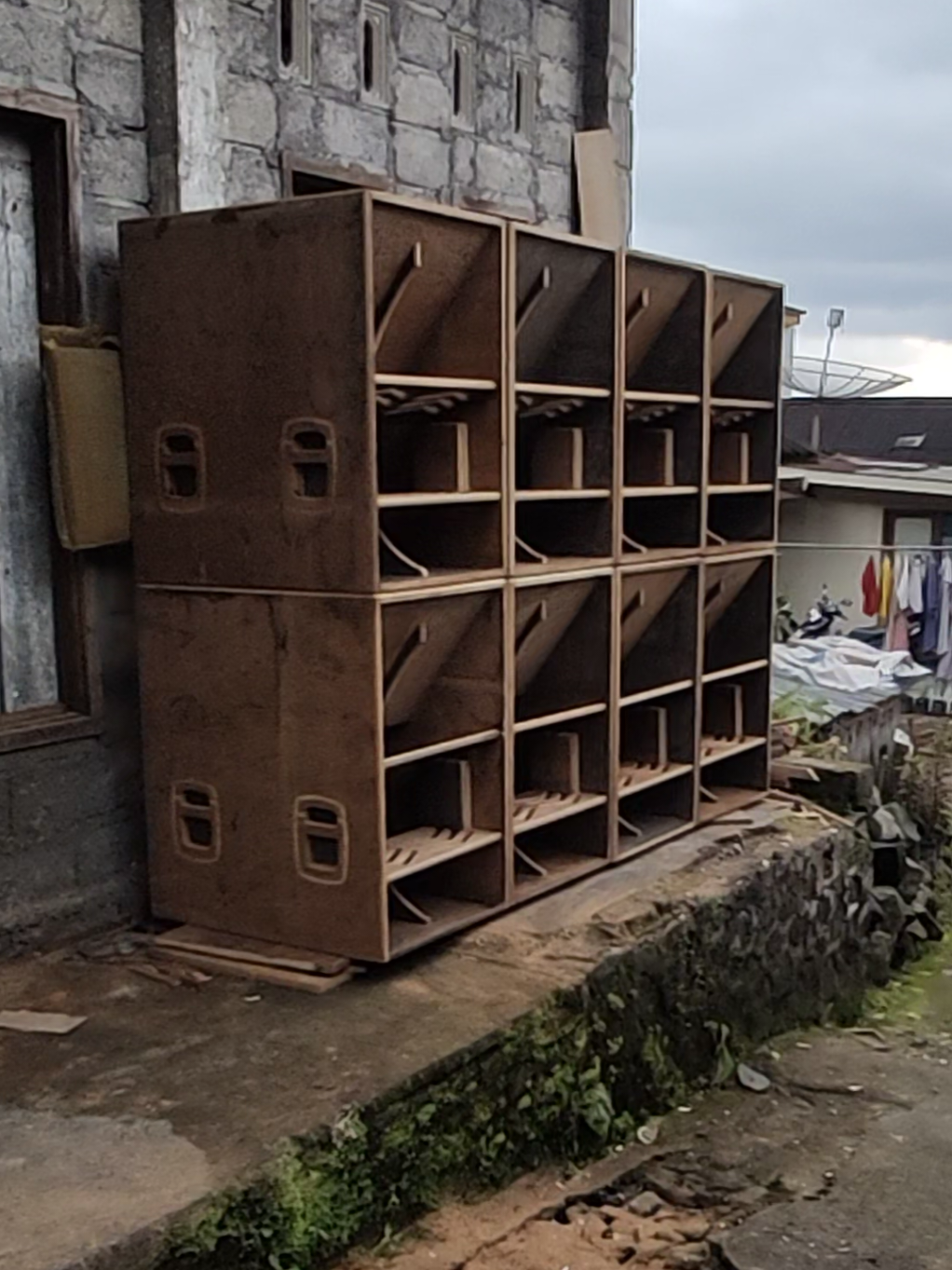 yohh box murah 350.000 perbox 🤫😎 pake bahan sendiri ya lur... 🤫😁😁😁 #boxspeaker #audiosoundsystem #soundsystem #horeg #fypp 