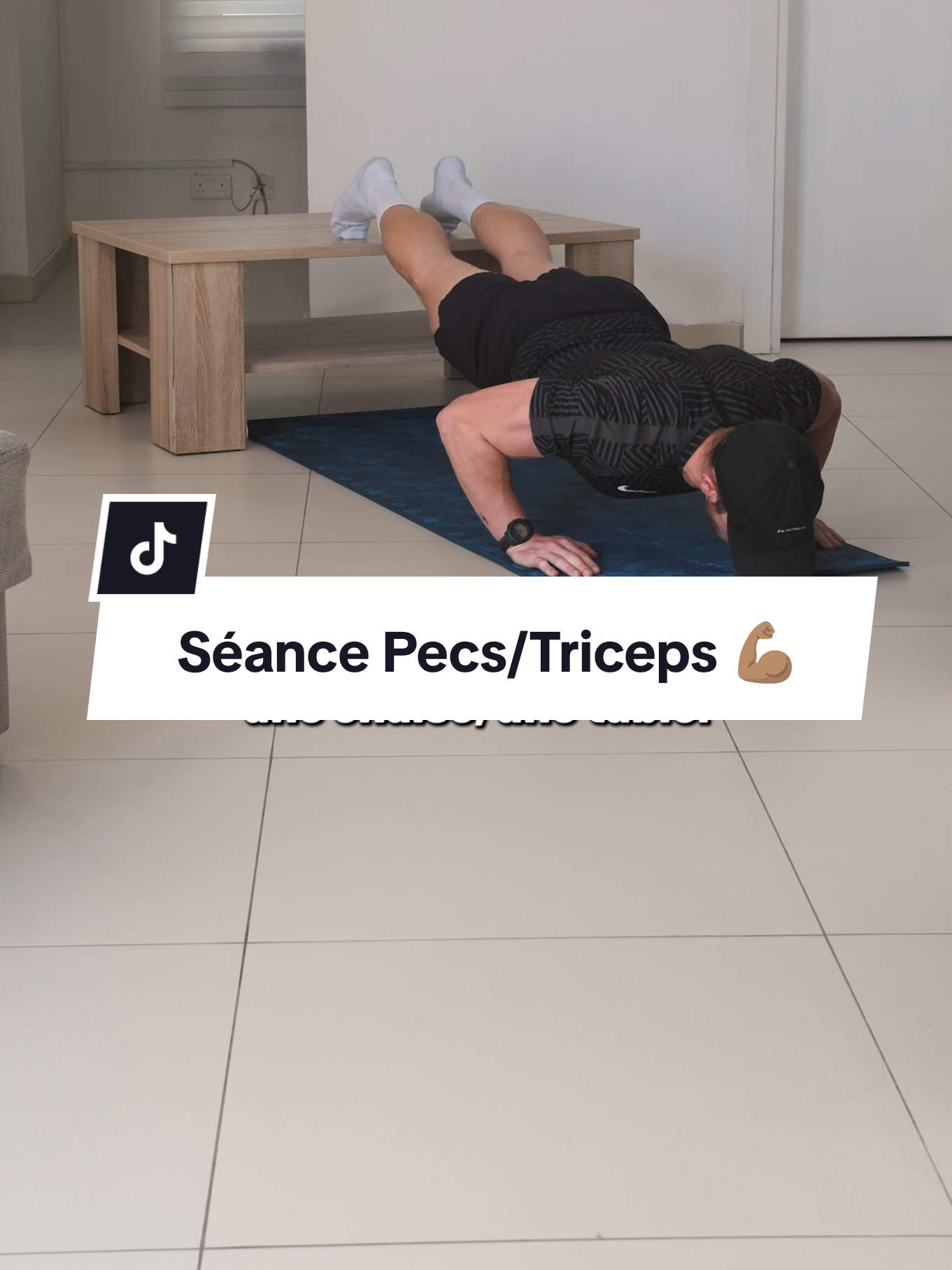 Entraînement Pectoraux/Triceps sans matériel, à la maison ! 😃 Enregistre, et n'hésite pas à poser tes questions en commentaire 🤜🏽🤛🏽 #chestworkout #homeworkout #noequipmentworkout #pectoraux #pompes #entrainementalamaison 