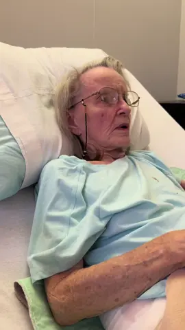 Having a grandparent with dementia has been hard, but brings my heart so much joy that even though she doesn’t remember who people are, she remembers Jesus! #dementia #jesuslovesyou #jesuschrist #alzheimers 