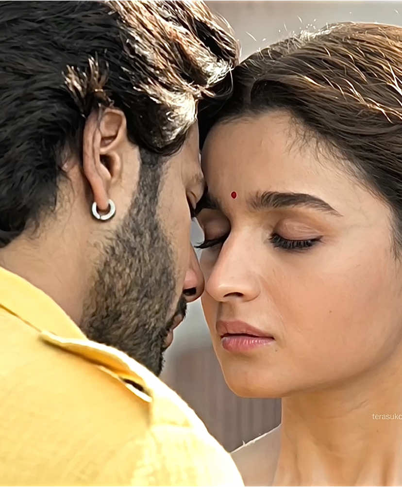 missing them sm:( #kalank #aliabhatt #alia #alu #varun #varundhawan #varia #dharmamovies #karanjohar #bollywood #maulameremaula #lovestory #romance #fy #foryou #fypage #foryoupage #edit #viral #trending 