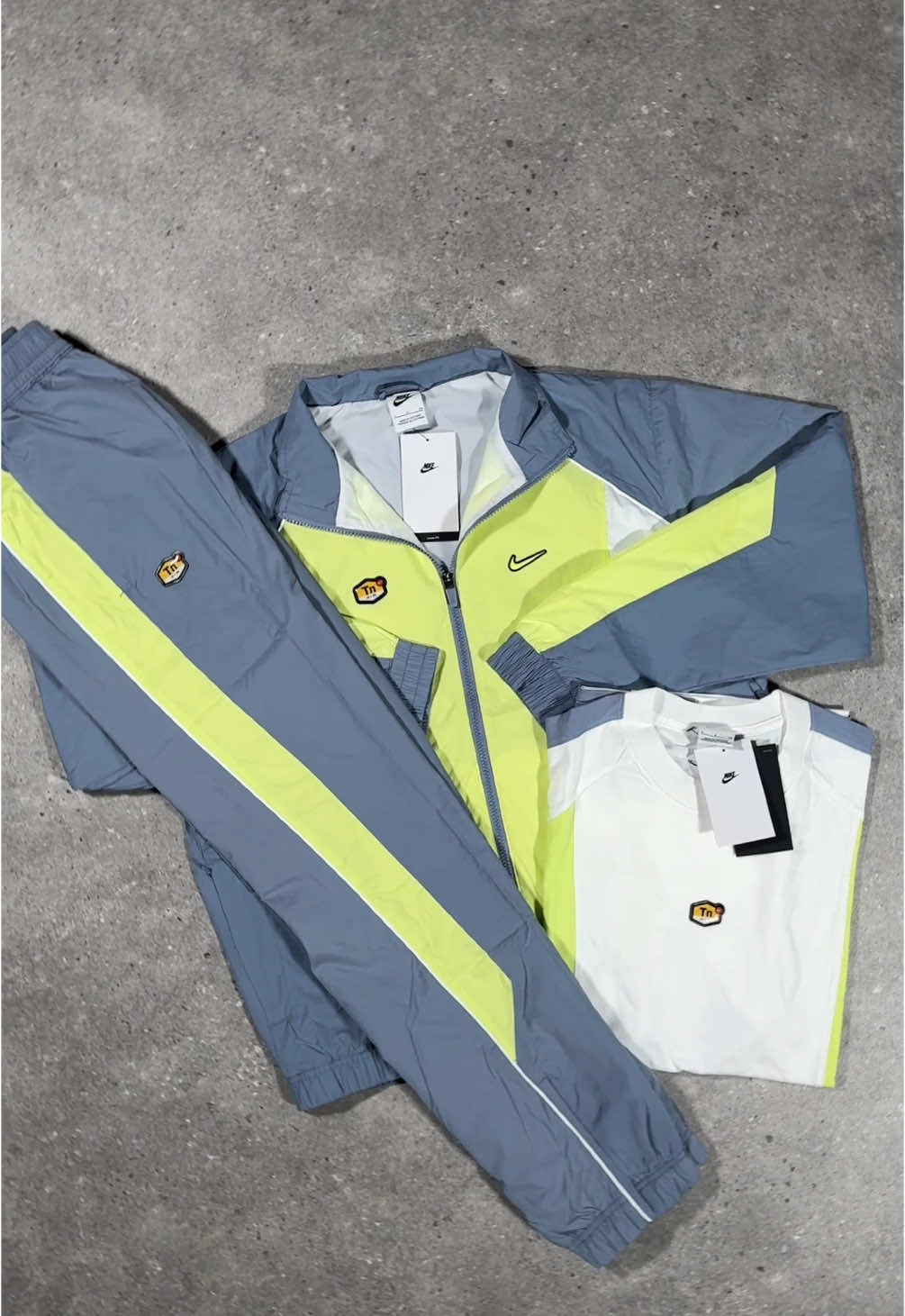 NIKE TN TRACKSUIT, THIS IS 1 FOR THE OLD SCHOOL HEADS 💙 Shop All Our Latest Releases Using The Link In Our Bio 📲 www.deluxe-fashion.com 🌐 #tracksuit #tracksuits #tn #niketn #niketns #activewear #clothing #sportswear #festivalseason #deluxefashion  