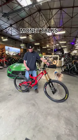 V10 suspention check 🤯 #v10 #santacruz #dh #downhill #mtb #downhillmtb #bike #bikshop #chrisbike #chrisbikedijon 