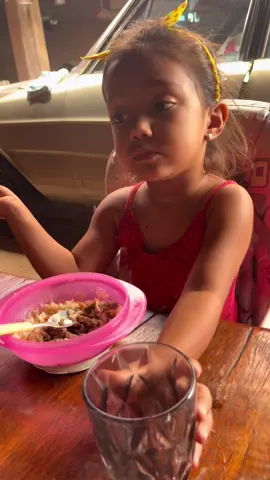 Vik ama suco tem que ter almoço e janta kkkkkkkk hoje não foi diferente kkk#euamoavik #maedemenina #maeefilha #tikt #tik_tok #suco #sucodetox #sucodecouve #alimentacionsaludable #bebes #bebestiktoks #bebeslindos #bebesfofos #meninaengraçada #videoengracado #menina 