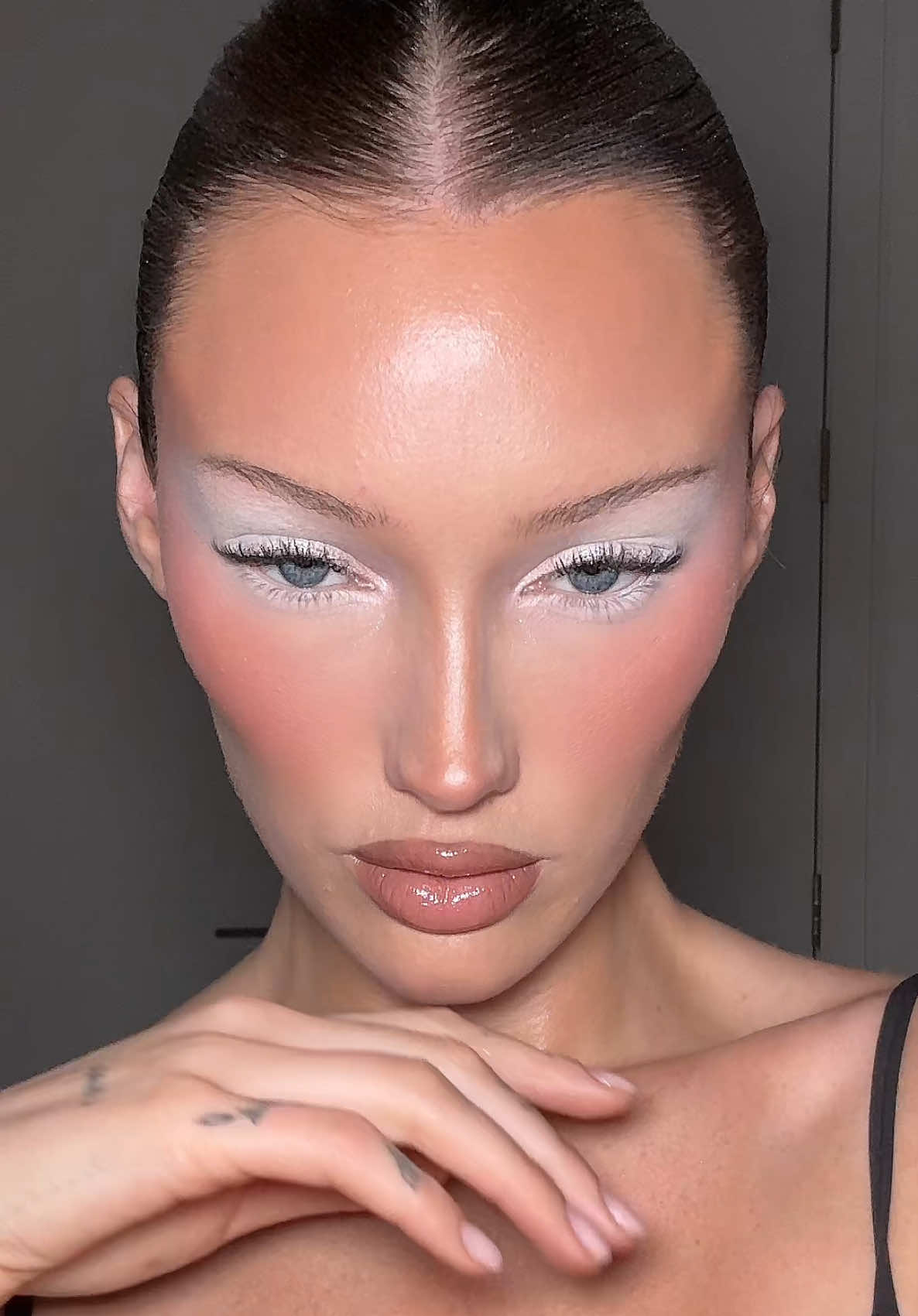 who wants an uncut foundation video 👀 